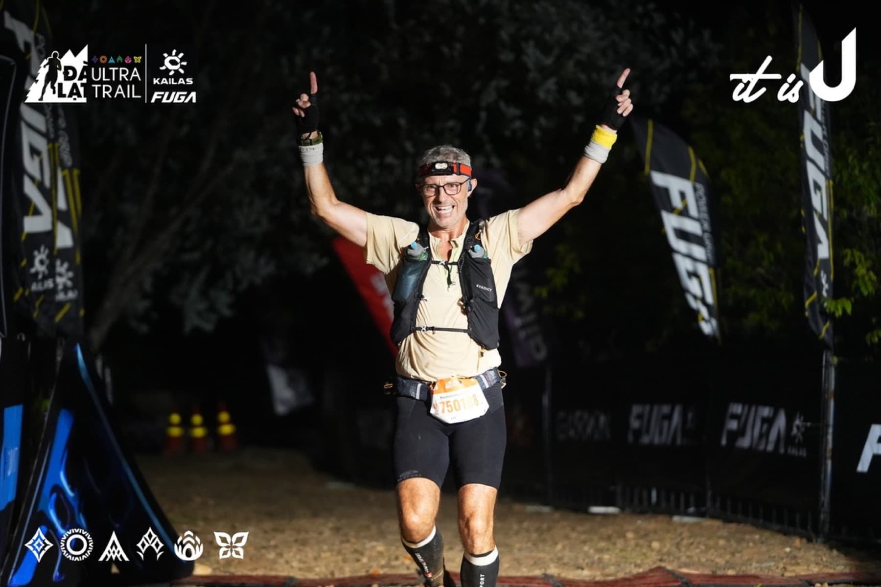 Khoảnh khắc Ultra Trail Luân Đỗ 1